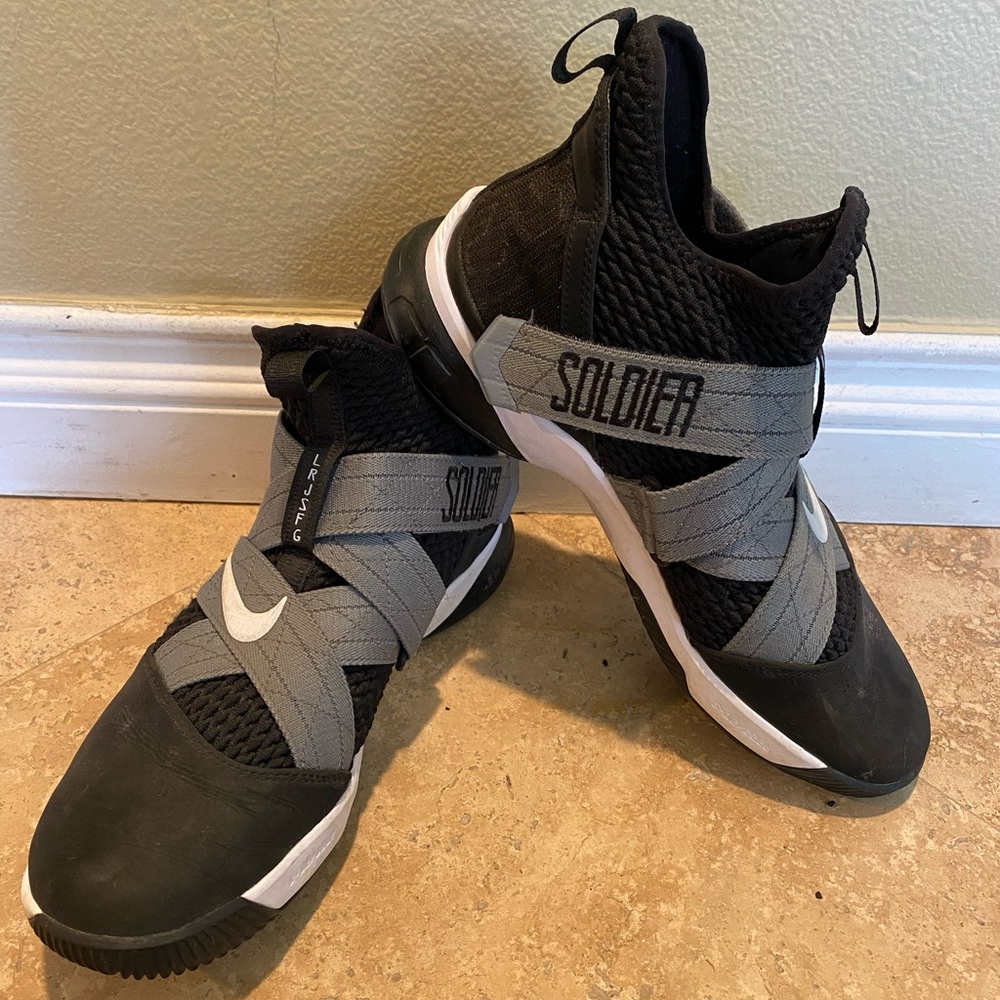 Nike Lebron Zoom Soldier 12 Air Raid